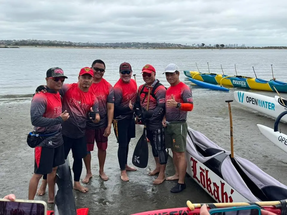 Lokahi paddling photo
