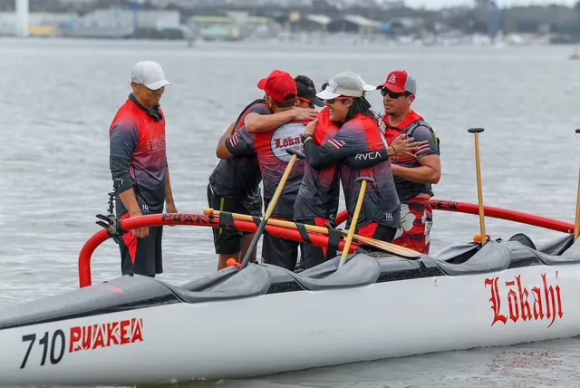 Lokahi paddling photo